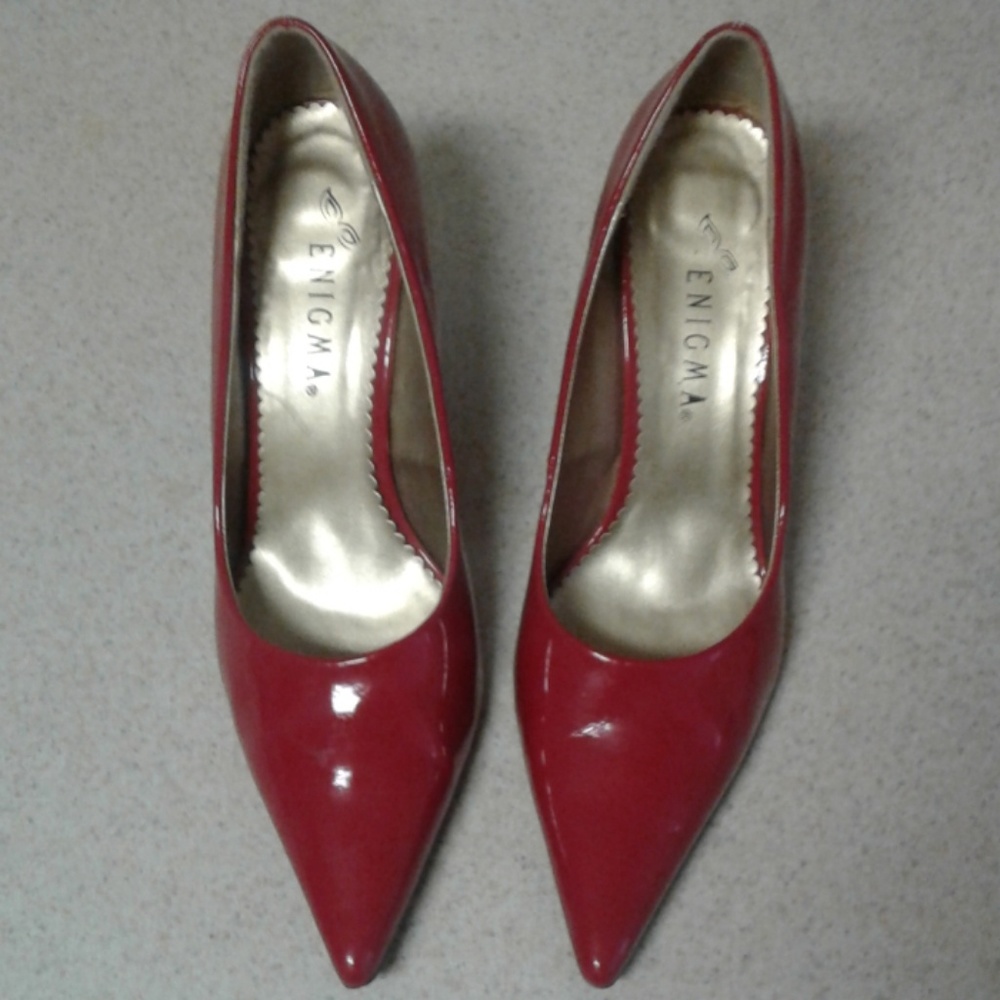 Enigma Patent Red Pumps